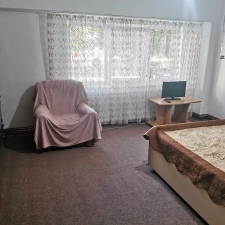 Garsoniera Apartment Craiova Exterior photo